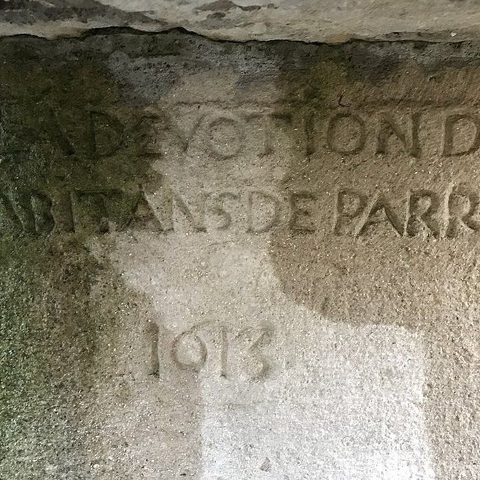 Photo de Croix de carrefour en pierre datée de 1613