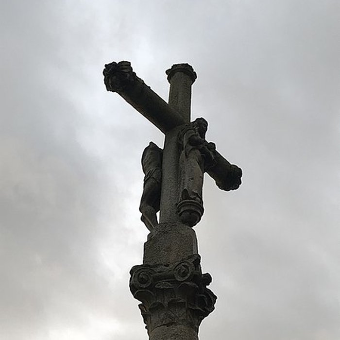 Photo de Croix de carrefour en pierre datée de 1613