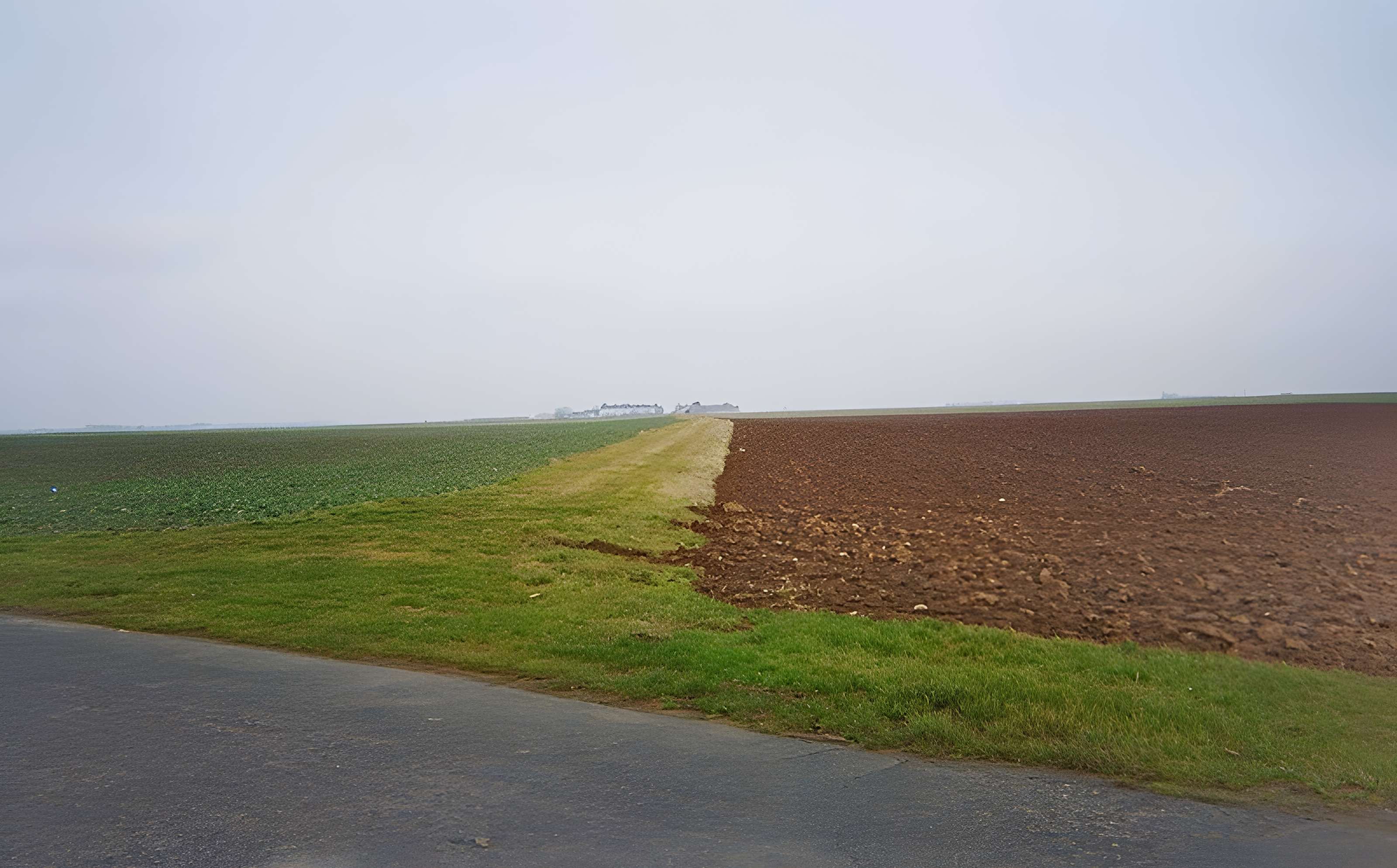 Voie gallo-romaine dite voie de Jules César ou chemin de Chartres (également sur communes de Sémerville, Membrolles et La Colombe)