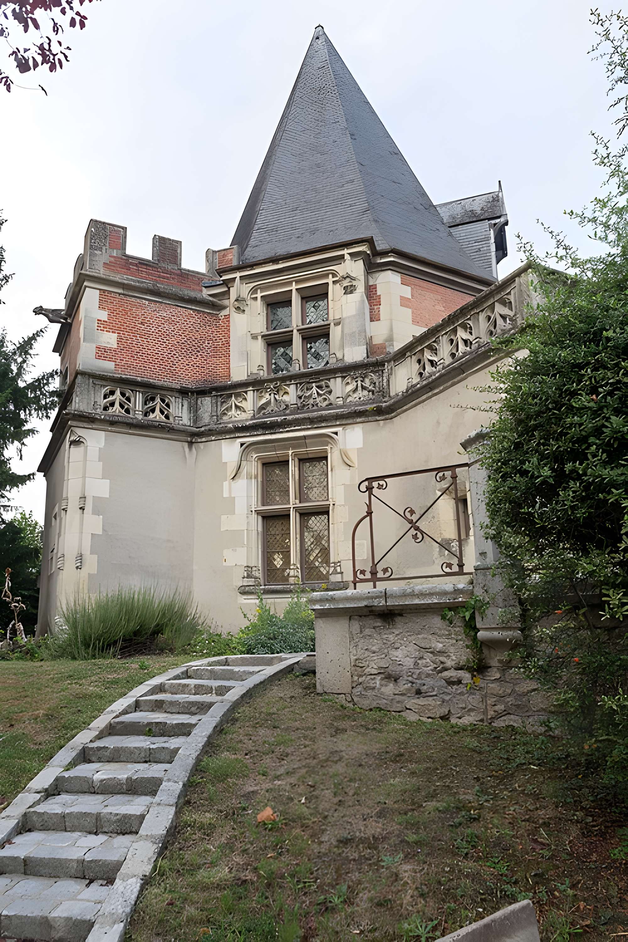 Bains de la Reine dénommés aussi Pavillon d'Anne de Bretagne