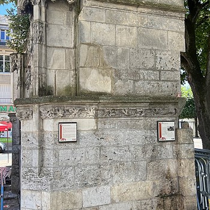 Photo de Fontaine Louis XII