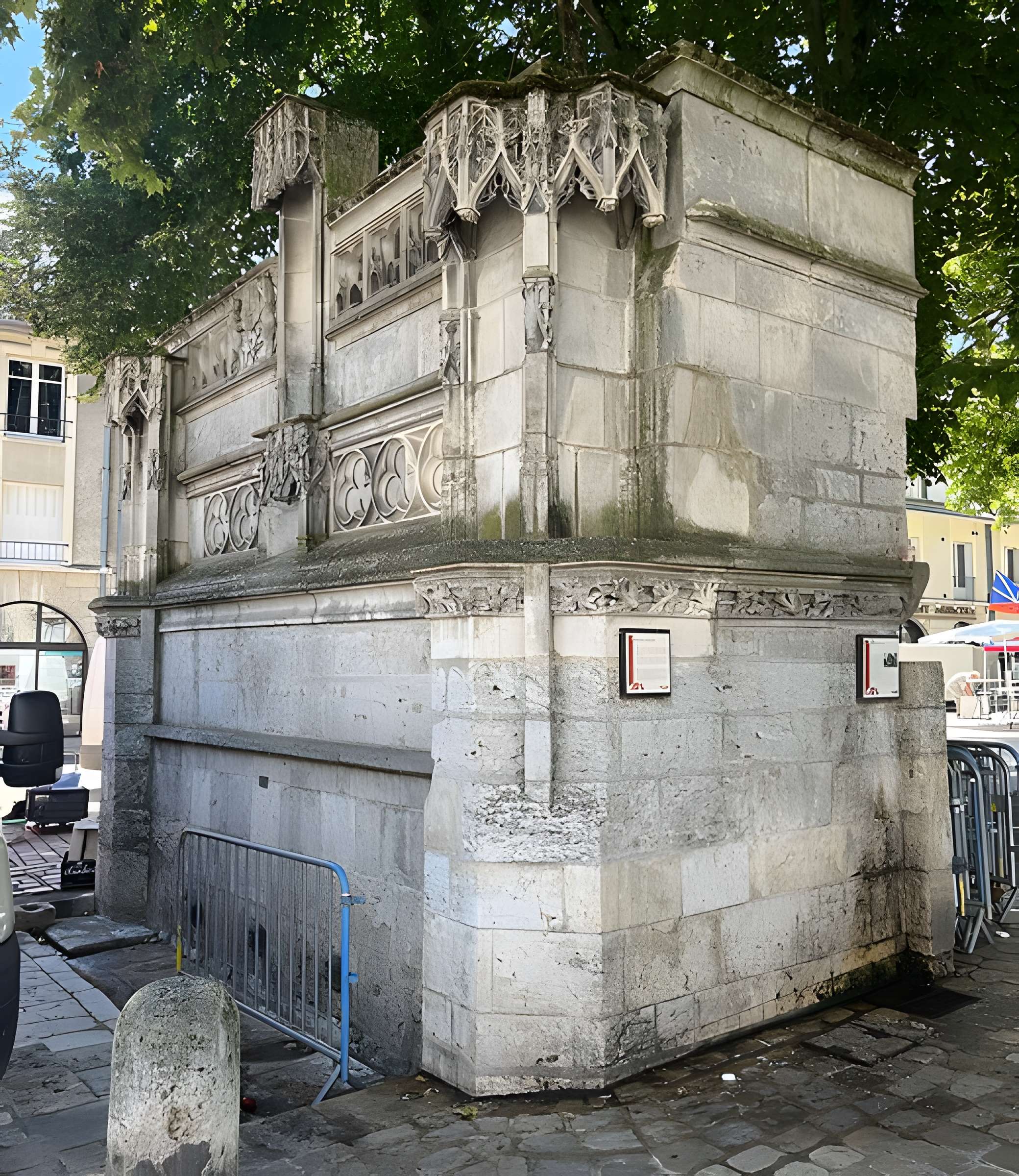 Fontaine Louis XII