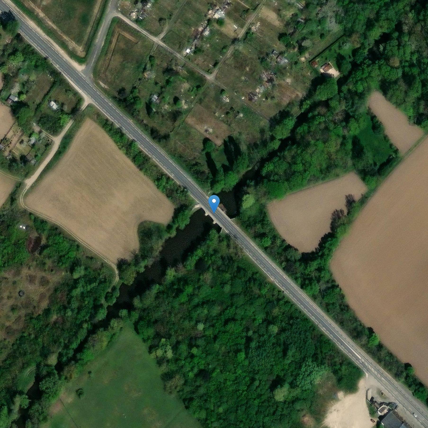 Photo de Puente sobre el río Cosson