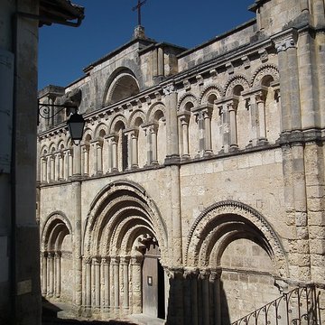 Église Saint-Jacques dAubeterre-sur-Dronne