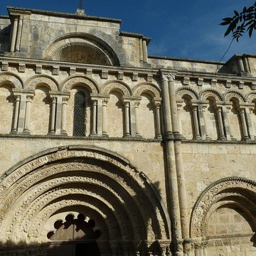 Église Saint-Jacques dAubeterre-sur-Dronne