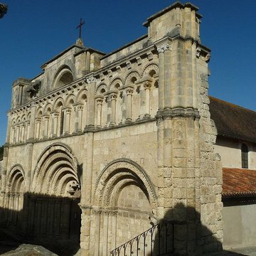 Église Saint-Jacques dAubeterre-sur-Dronne