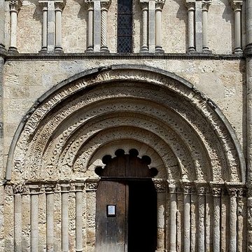 Église Saint-Jacques dAubeterre-sur-Dronne