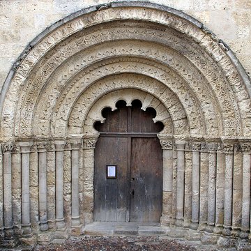 Église Saint-Jacques dAubeterre-sur-Dronne