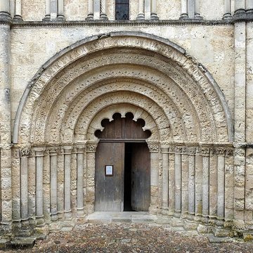 Église Saint-Jacques dAubeterre-sur-Dronne