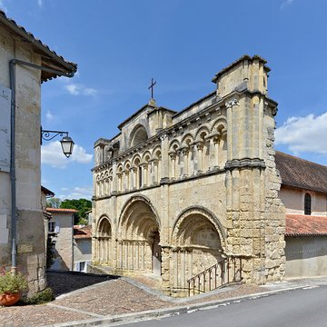 Église Saint-Jacques dAubeterre-sur-Dronne
