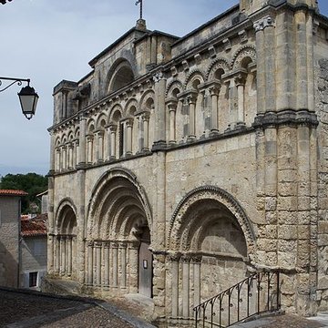 Église Saint-Jacques dAubeterre-sur-Dronne