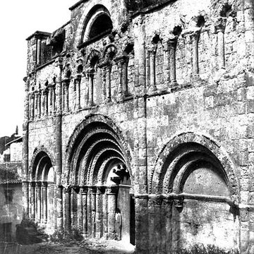 Église Saint-Jacques dAubeterre-sur-Dronne