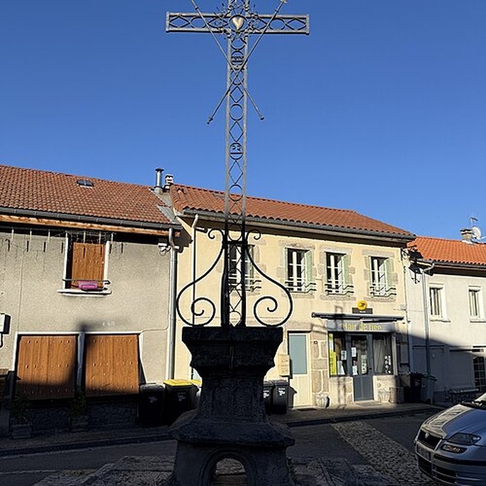 Photo de Croix située au Nord de léglise