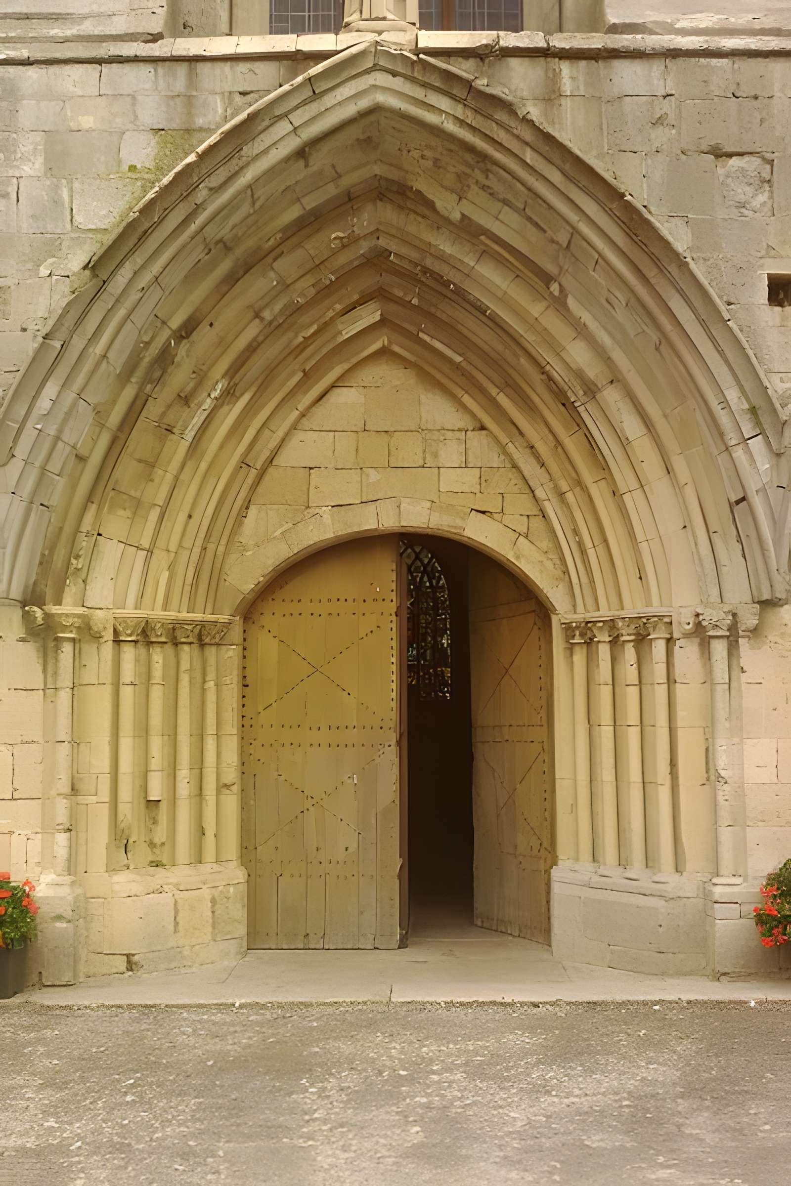 Église Saint-Jacques de Montebourg
