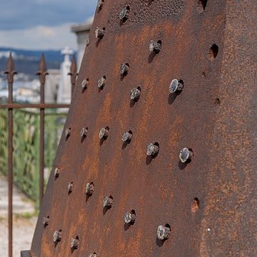 Tombeau Smith, ou Pyramide Smith, situé dans le cimetière du Crêt du Roc cimetière Saint-Claude
