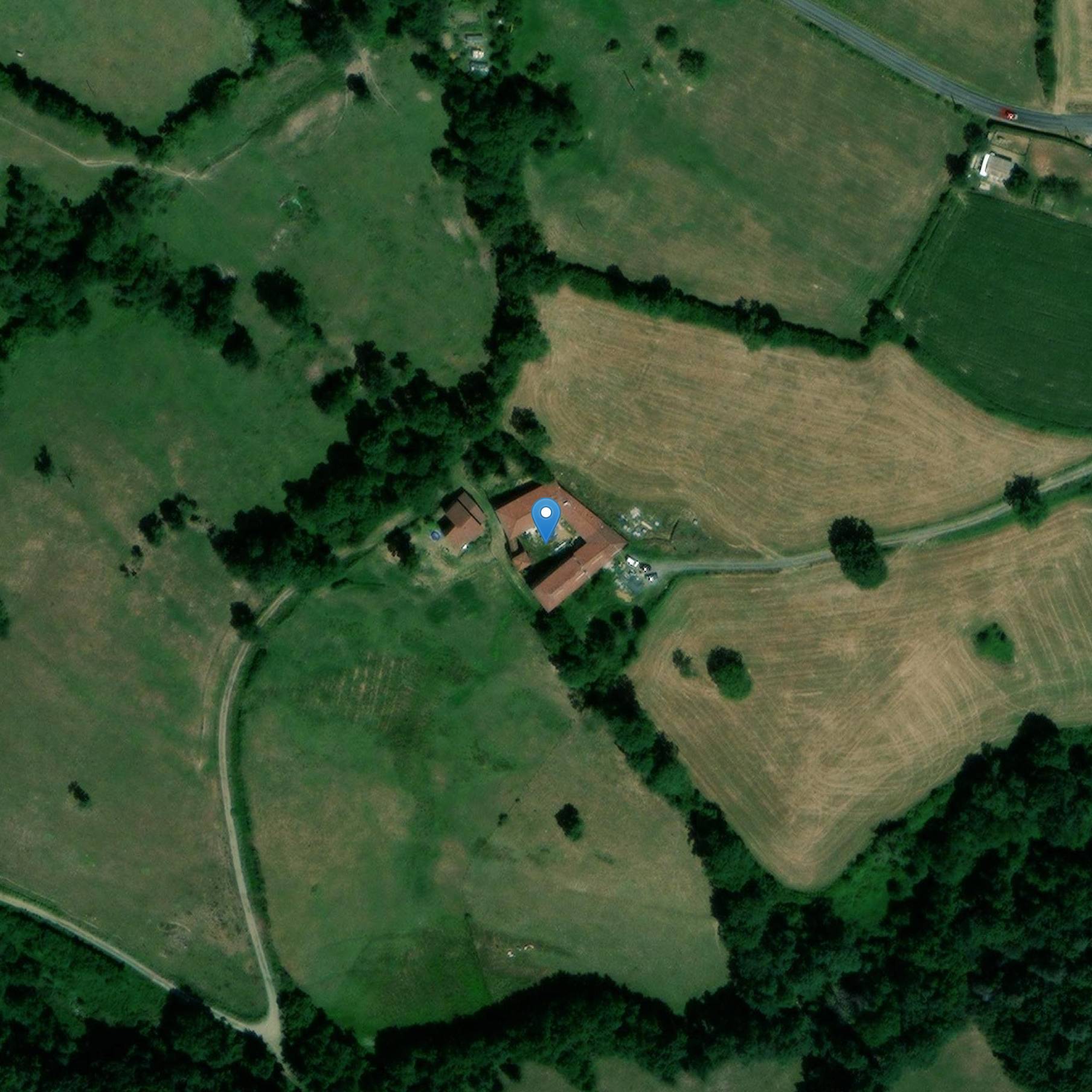 Photo de 农场,在雪堡村