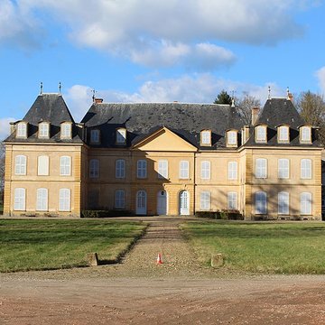 Château de Vougy également sur commune de Pouilly-sous-Charlieu