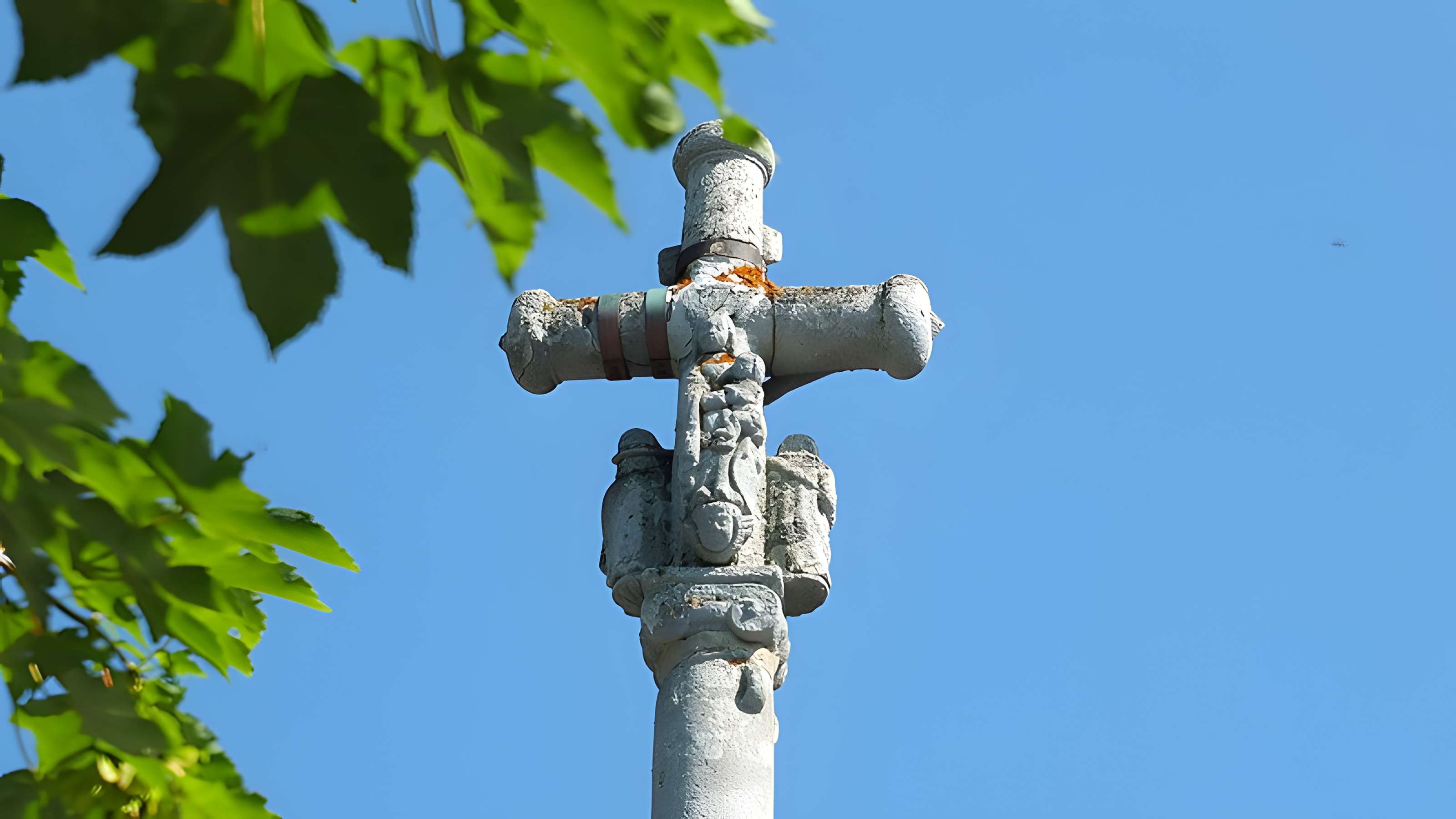 Croix de la fin du XVIe siècle