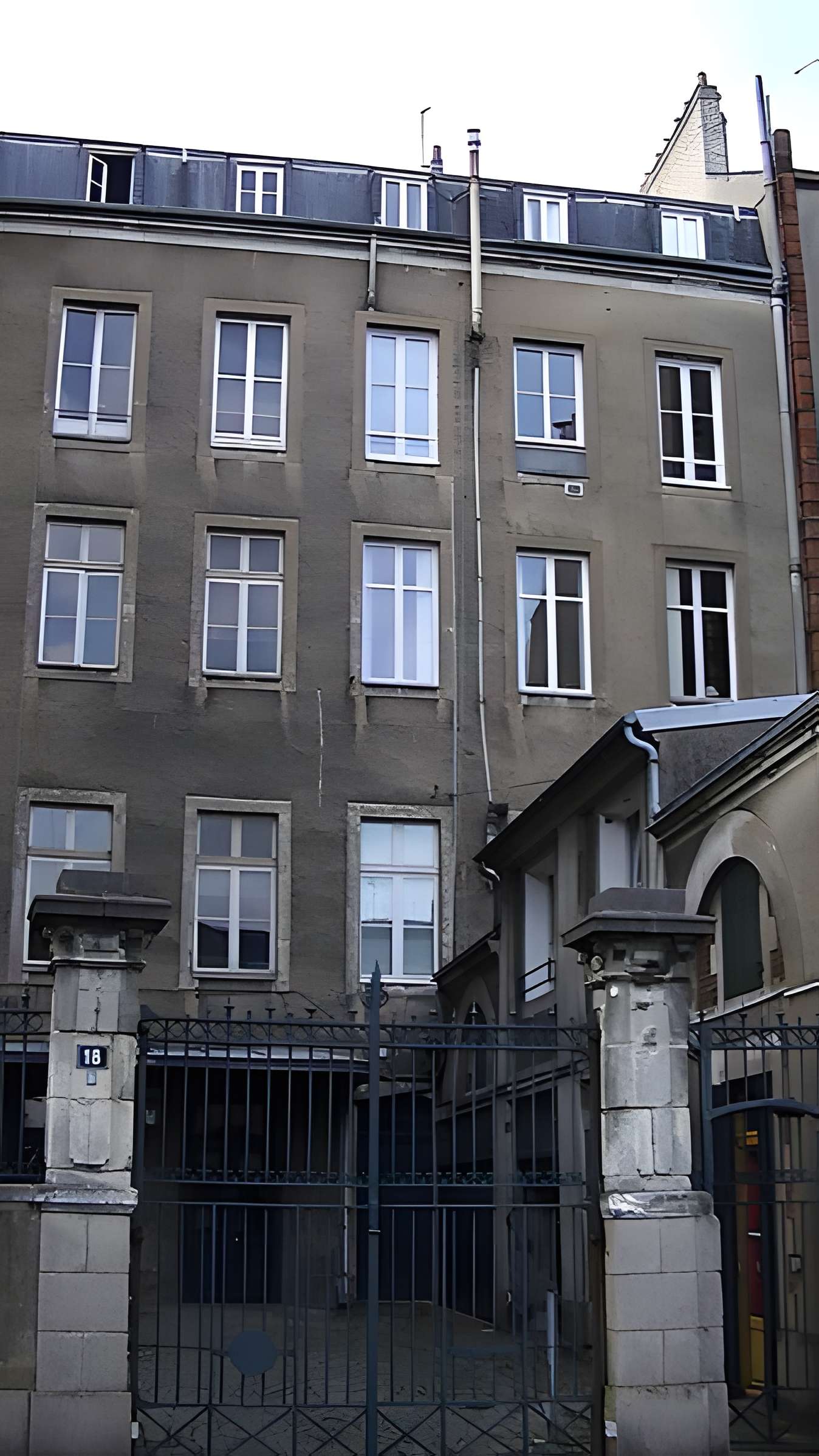 Immeuble sur Cours Cambronne