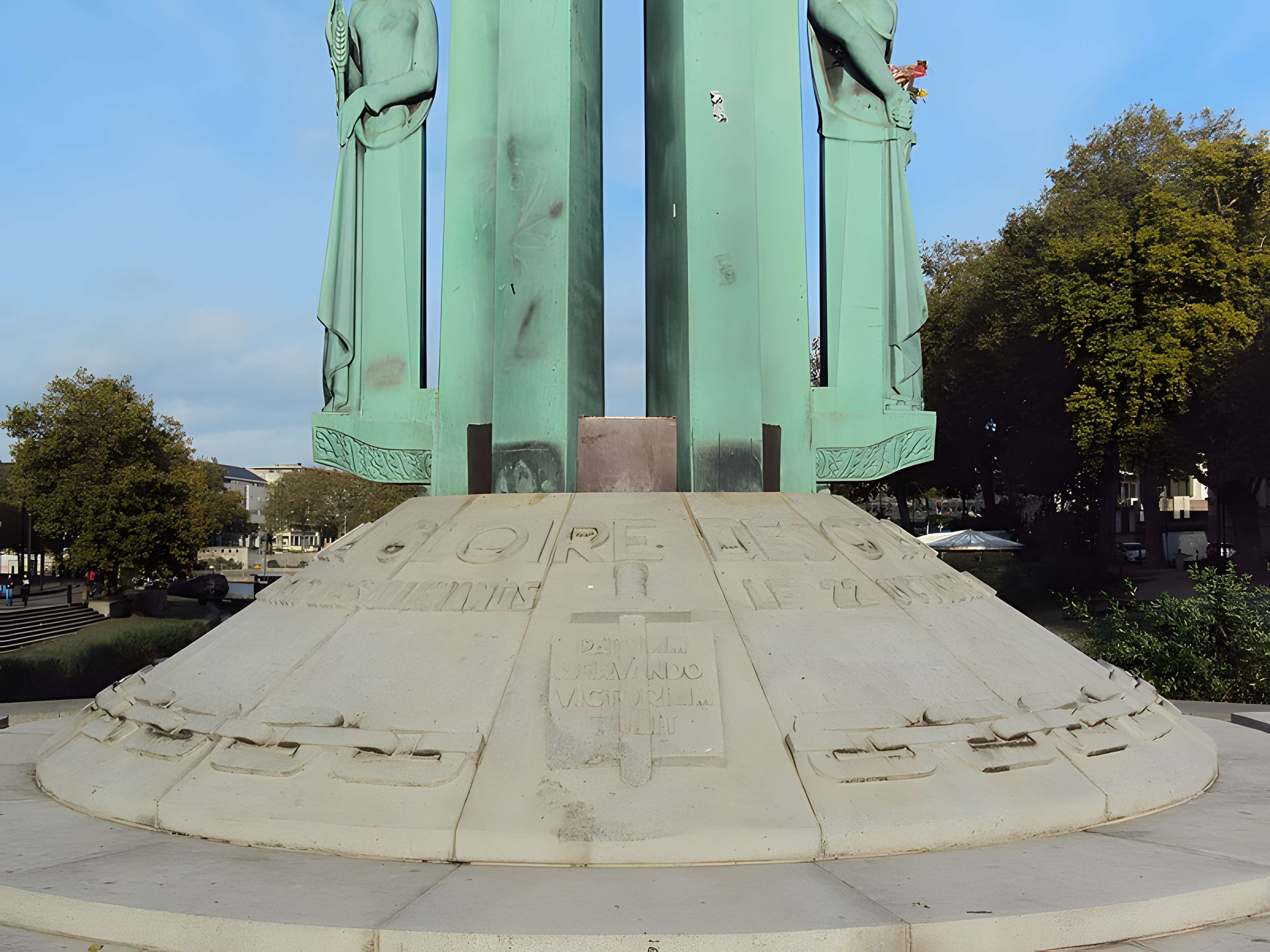 Monument aux Cinquante Otages