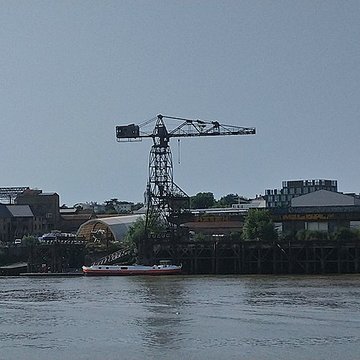 Portique de la Grue noire