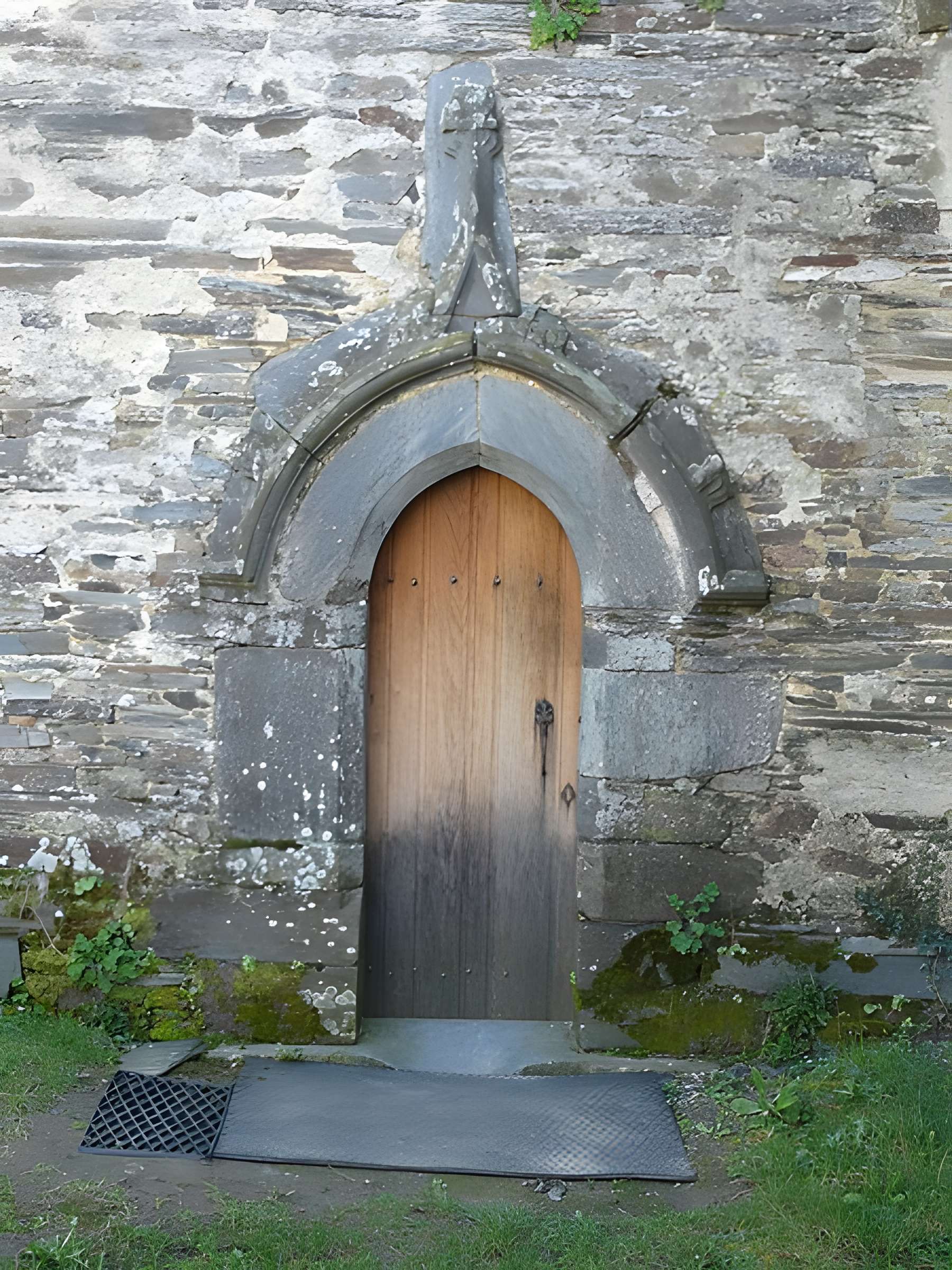 Eglise Saint-Saturnin-du-Vieux-Bourg