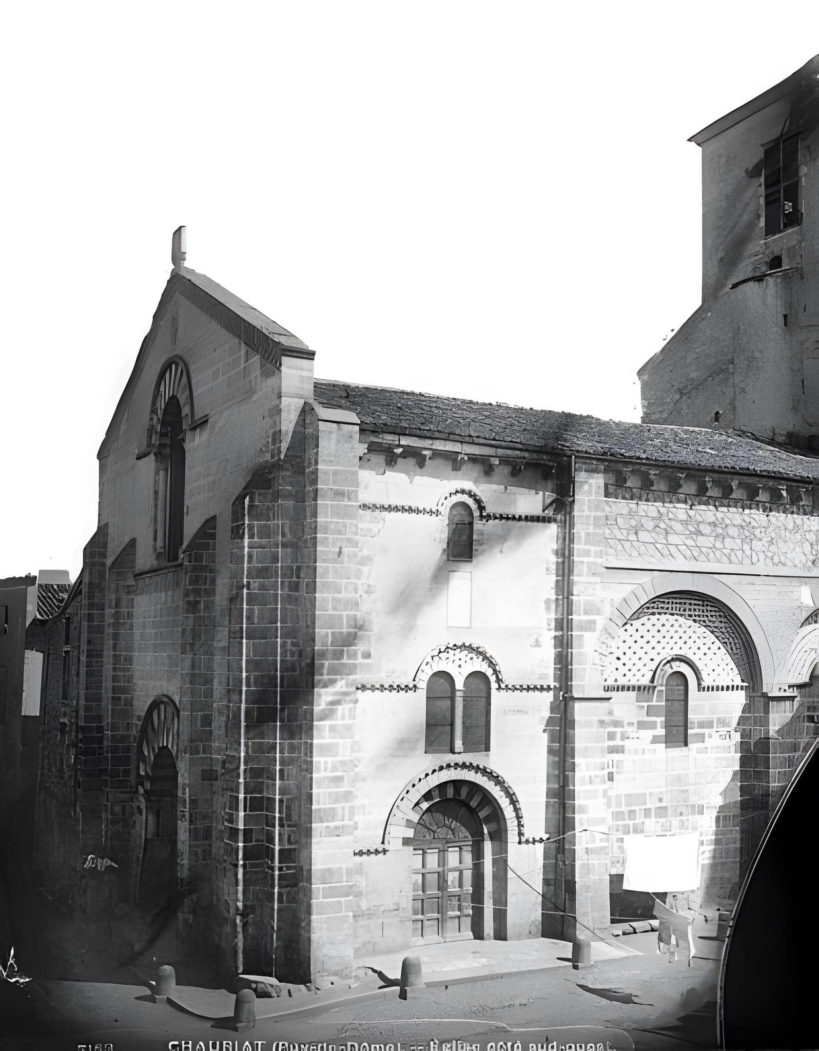 Église Saint-Julien de Chauriat