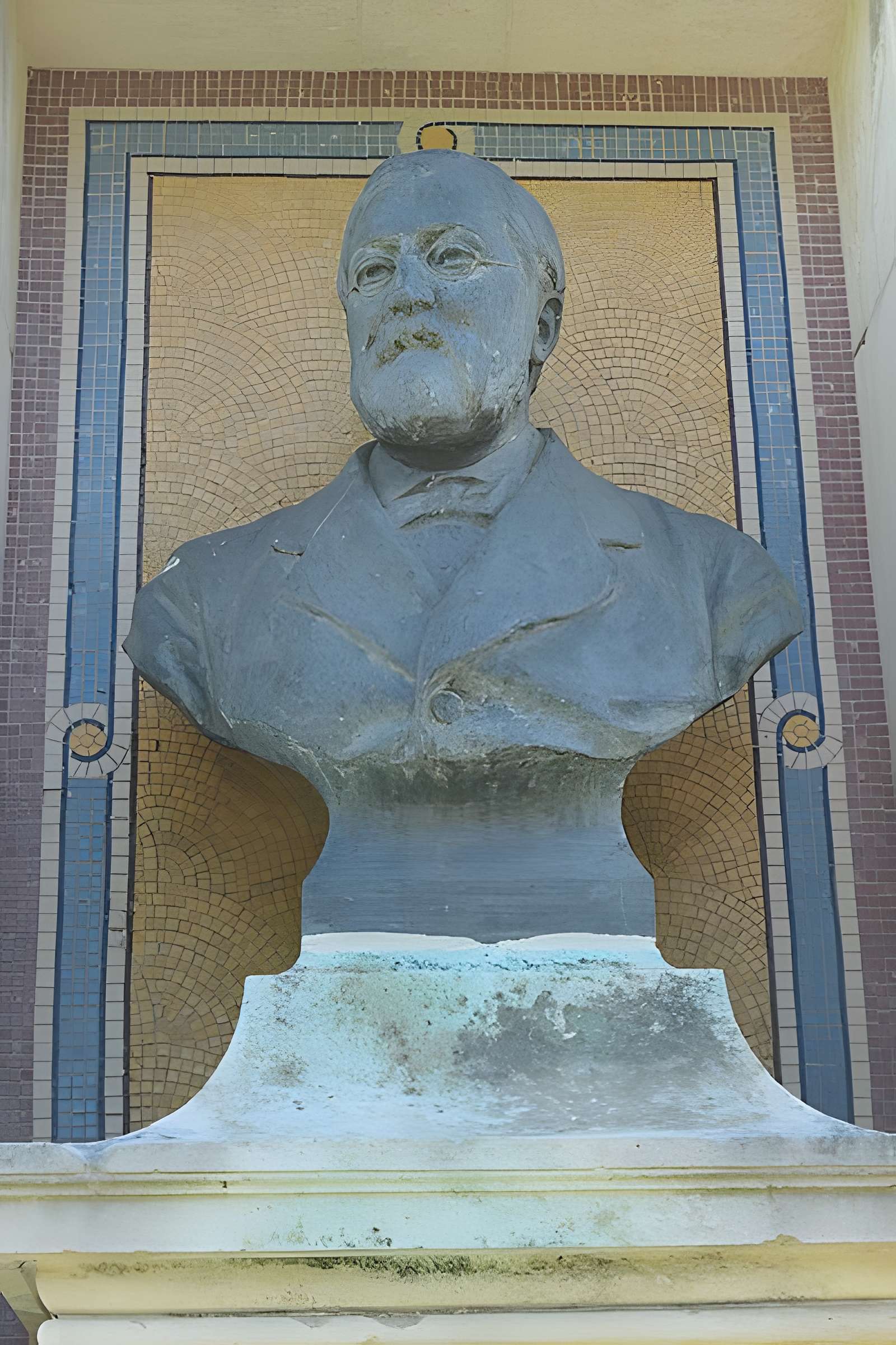 Monument de Frédéric Bapterosses