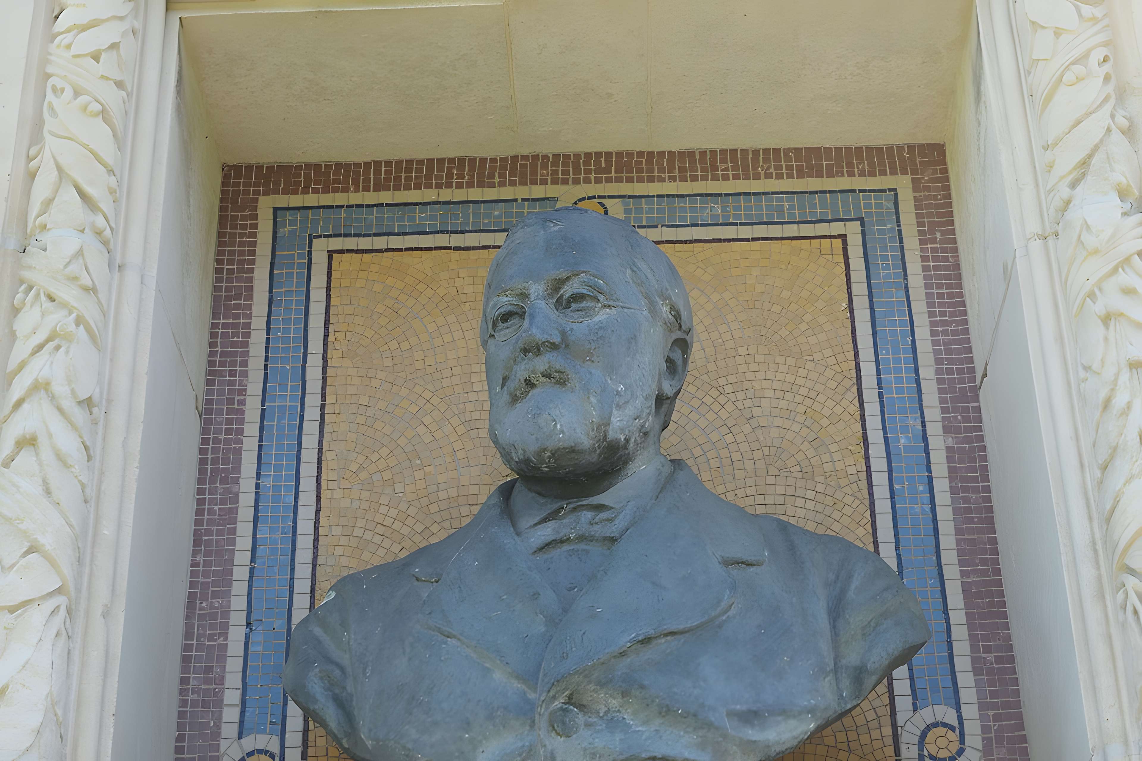 Monument de Frédéric Bapterosses