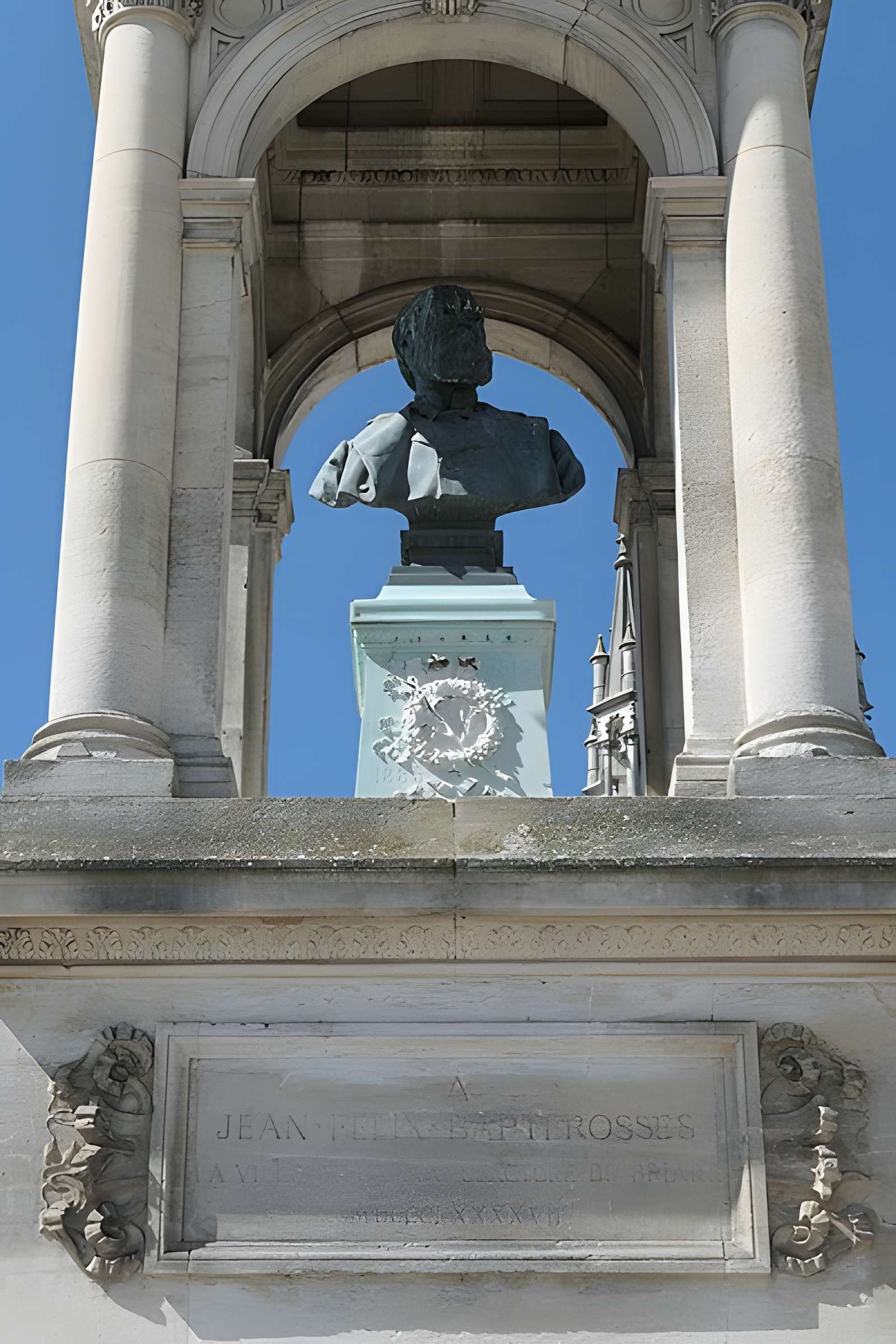 Monument de Frédéric Bapterosses