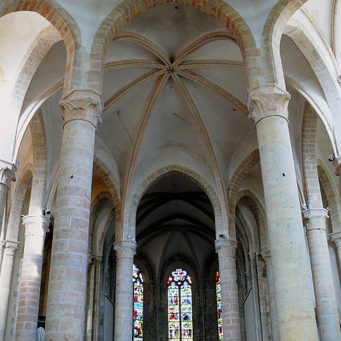 Photo de Eglise abbatiale Saint-Pierre