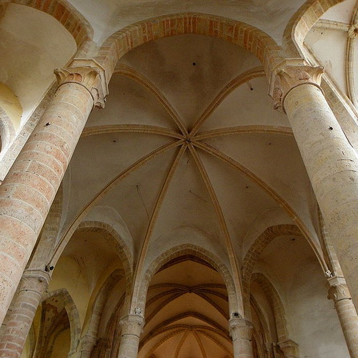 Photo de Eglise abbatiale Saint-Pierre