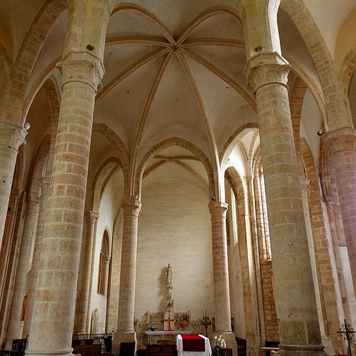 Photo de Eglise abbatiale Saint-Pierre