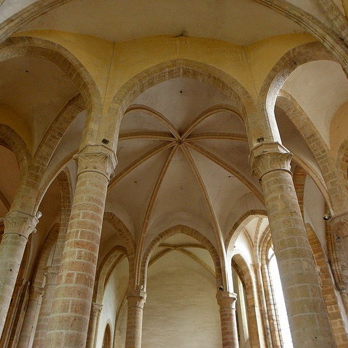 Photo de Eglise abbatiale Saint-Pierre