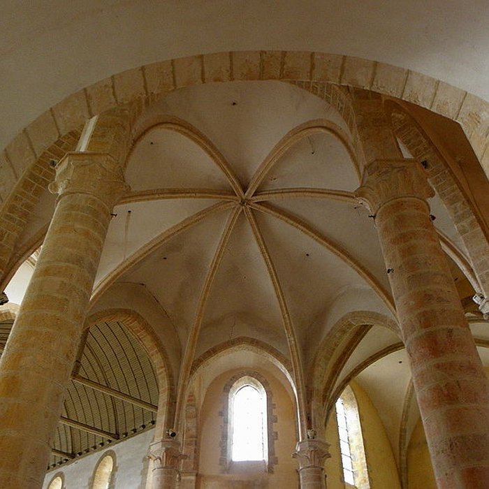 Photo de Eglise abbatiale Saint-Pierre