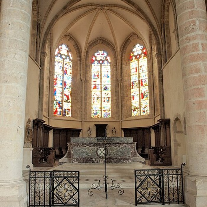 Photo de Eglise abbatiale Saint-Pierre
