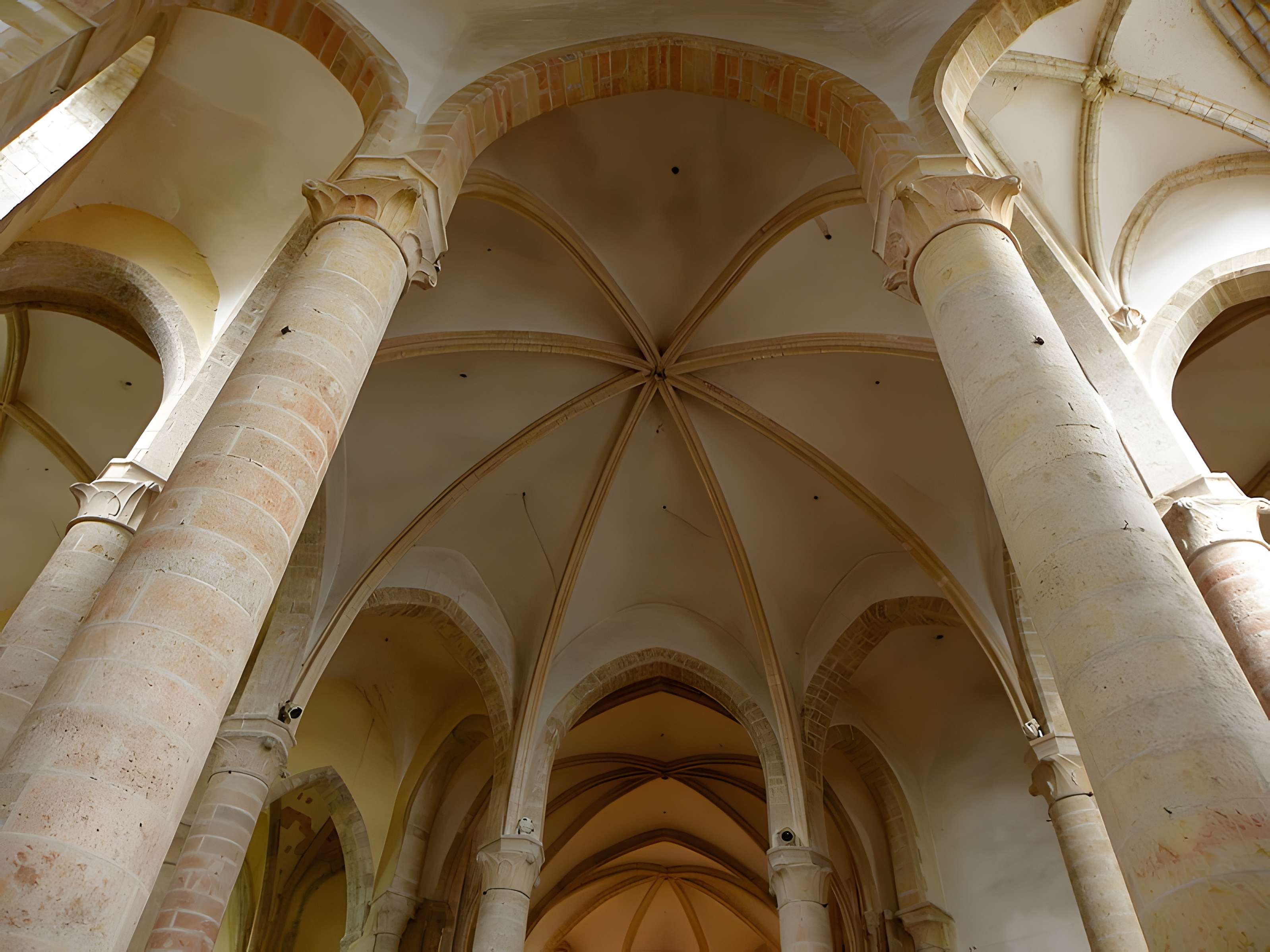 Eglise abbatiale Saint-Pierre