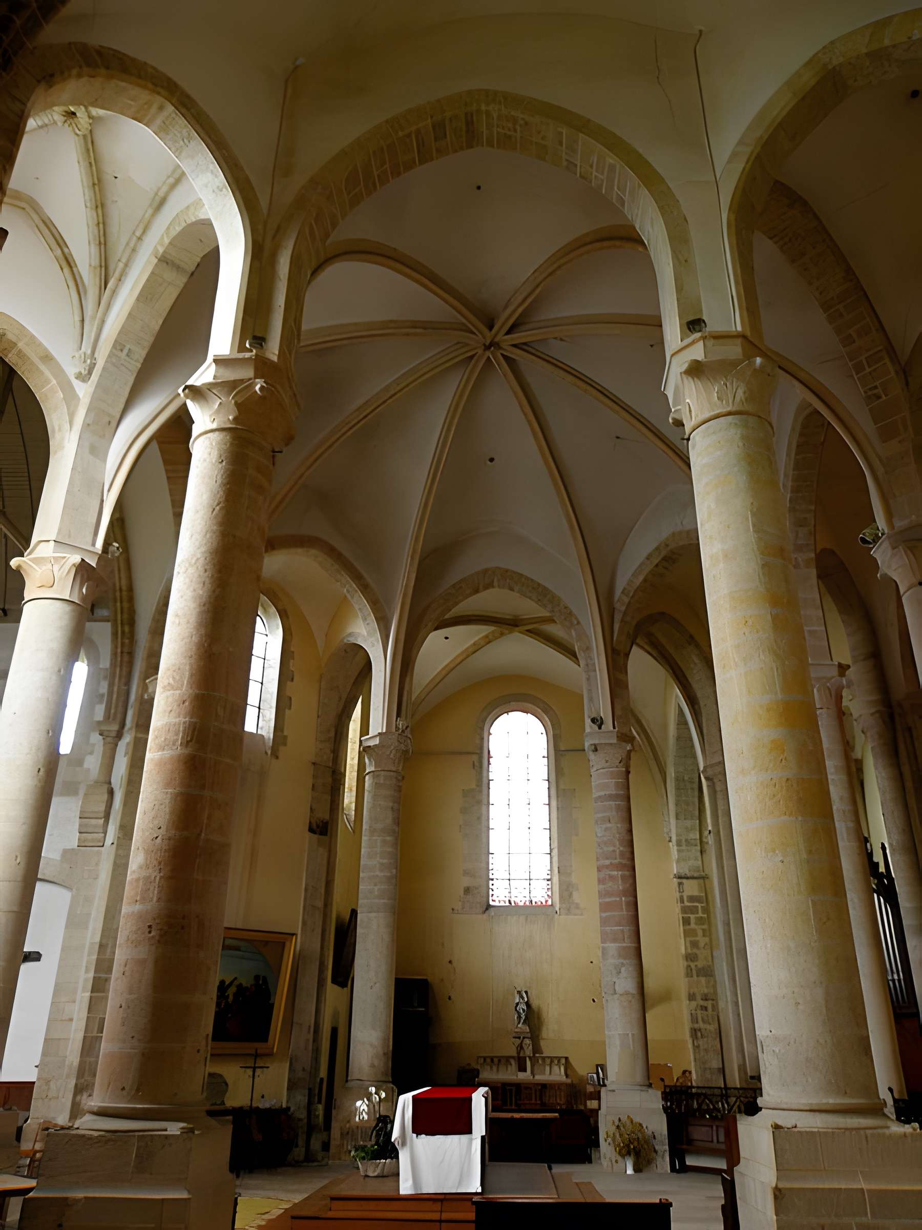 Eglise abbatiale Saint-Pierre