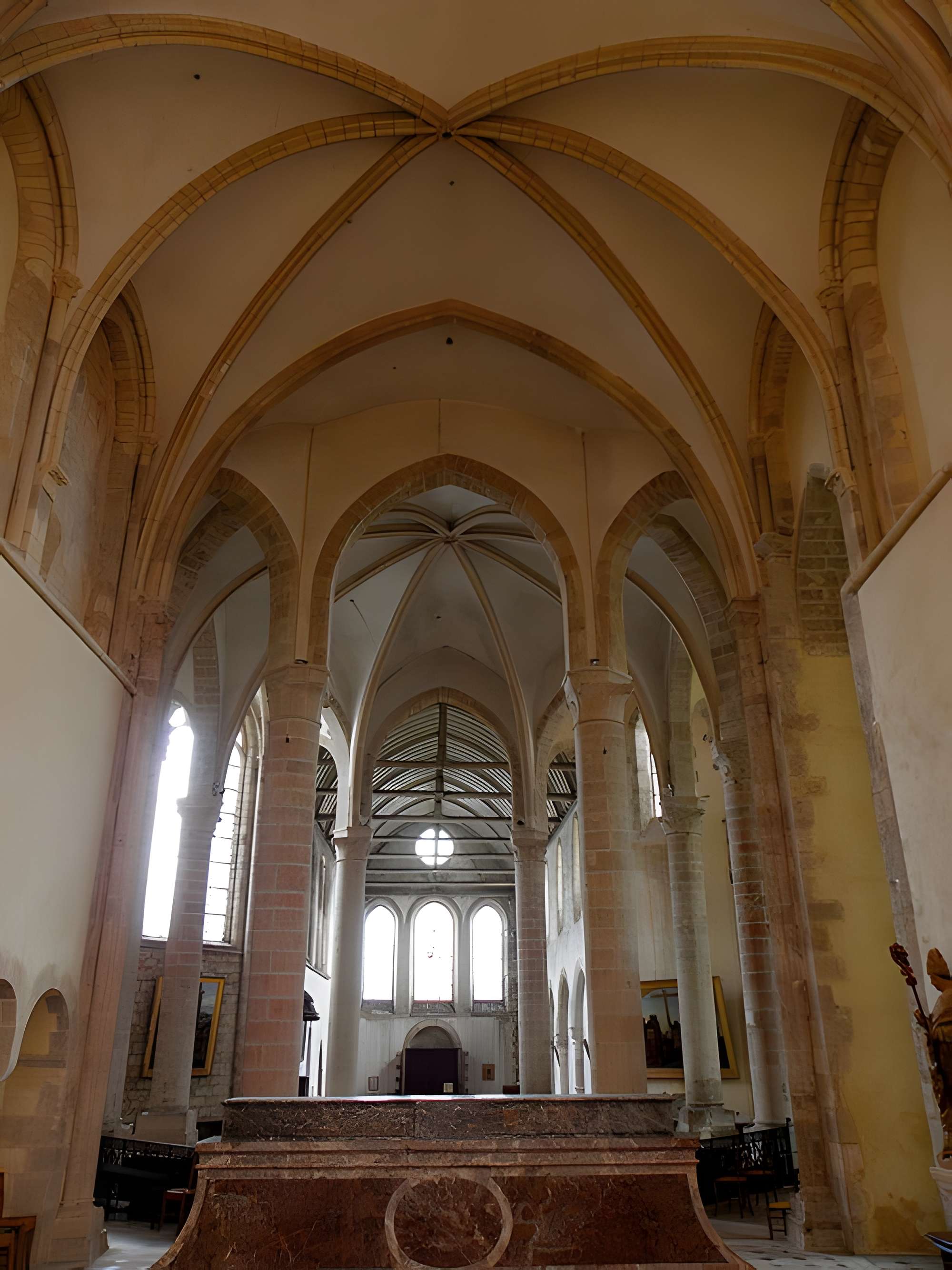 Eglise abbatiale Saint-Pierre