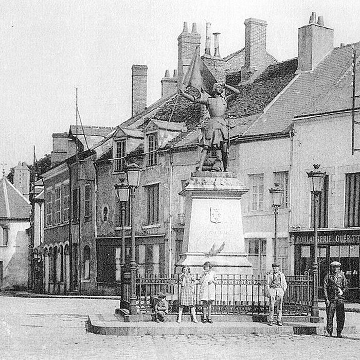 Photo de Monument à Jeanne d’Arc blessée à la bataille de Jargeau