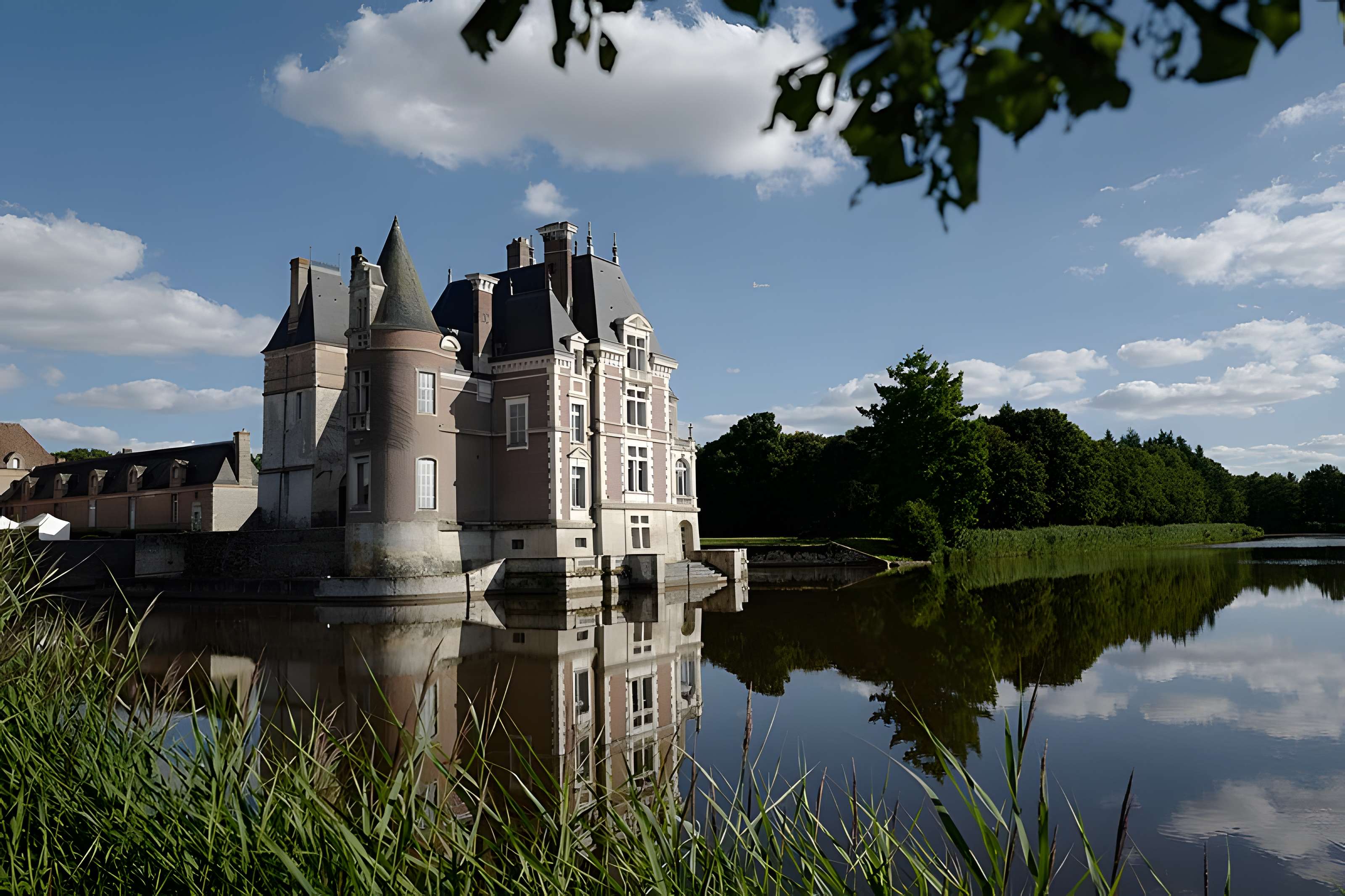 Château de la Bussière, actuellement musée de la Pêche