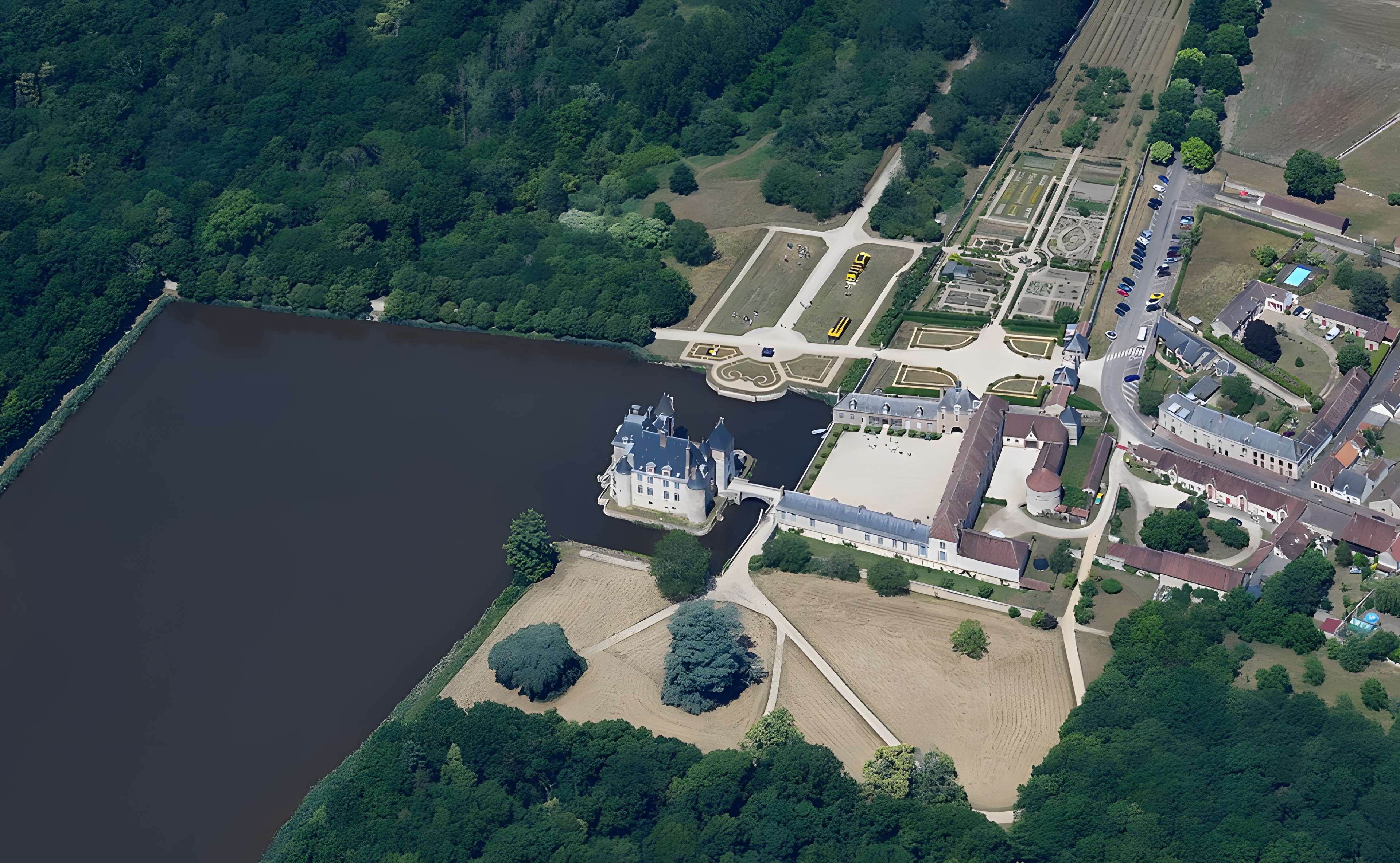 Château de la Bussière, actuellement musée de la Pêche