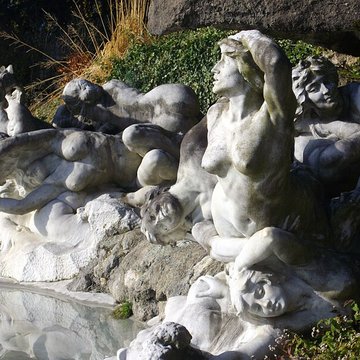Fontaine monumentale dite « La Source humaine »