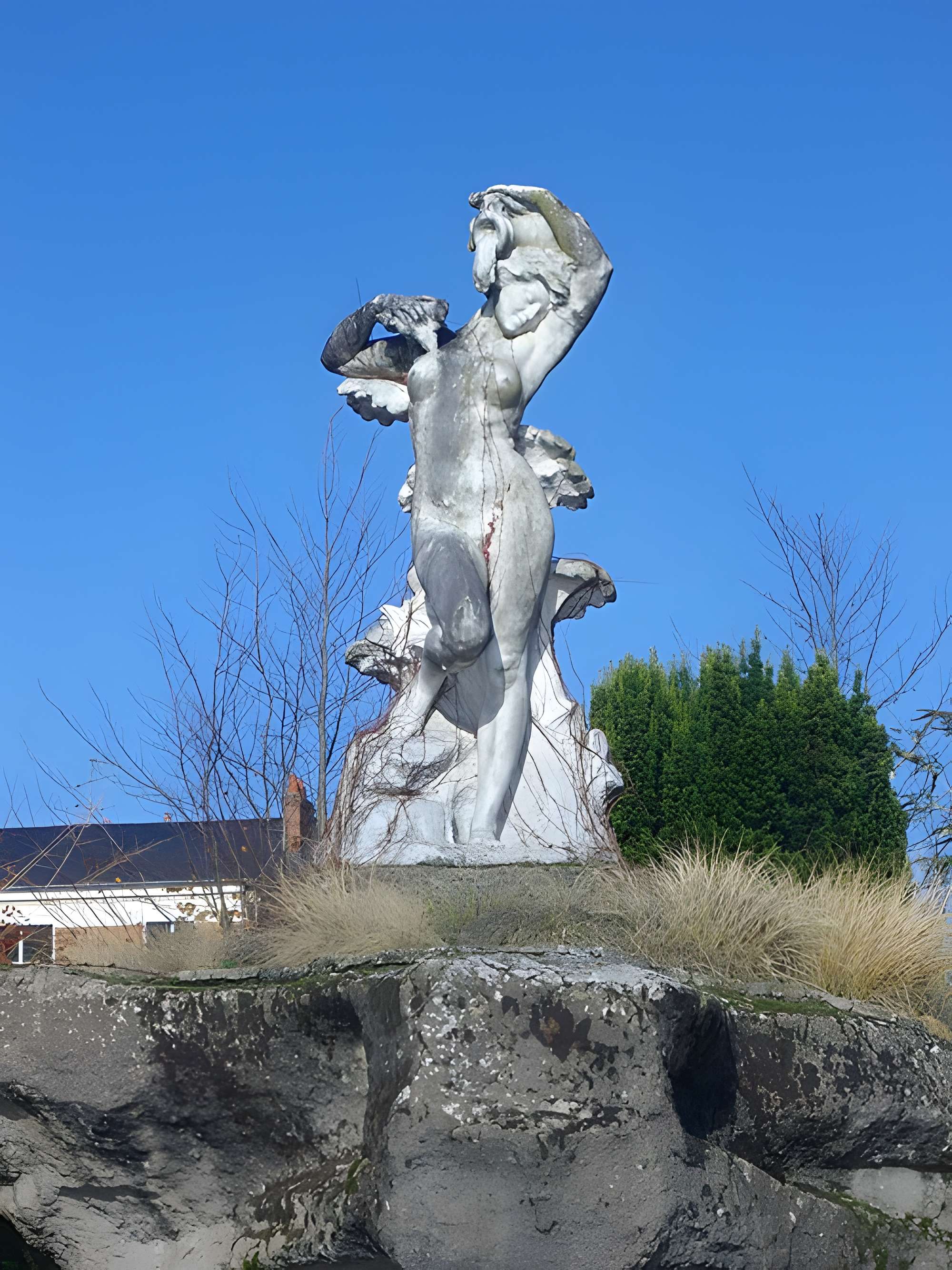 Fontaine monumentale dite « La Source humaine »