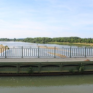 Pont-canal sur la Loire