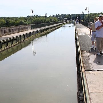 Pont-canal sur la Loire