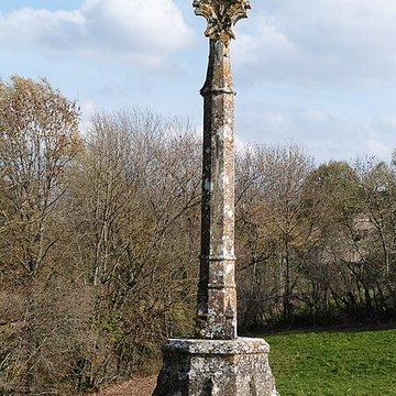 Croix en pierre du XVe siècle