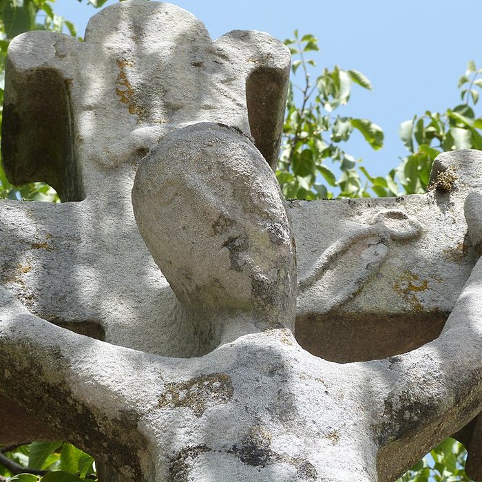 Photo de Croix en pierre datée de 1667