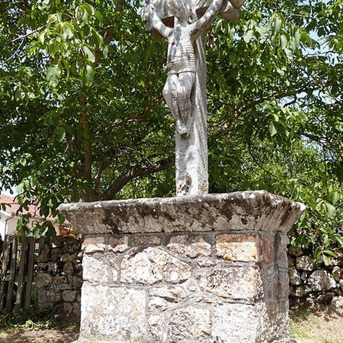 Photo de Croix en pierre datée de 1667