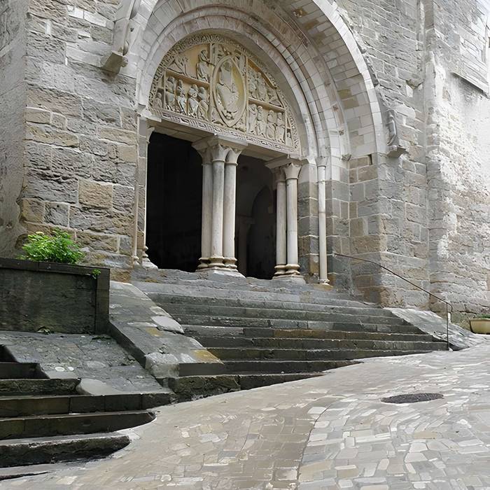 Photo de Eglise et son cloître